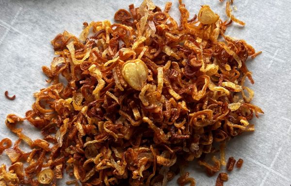 Fried Shallots (Hanh Phi)